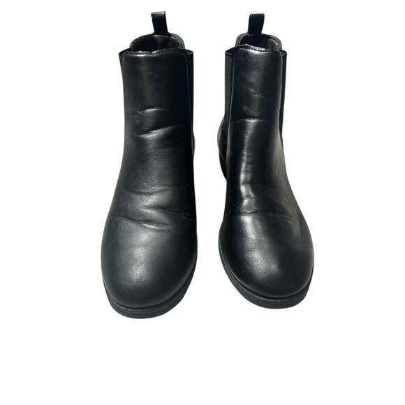 Classic Black Chelsea Boots Golda-Size 9
Comfort by Alexis Bendel - Picture 2 of 6